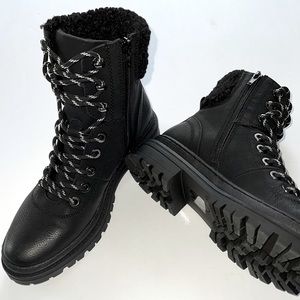 STEVE MADDEN BLACK LACE-UP BOOTS